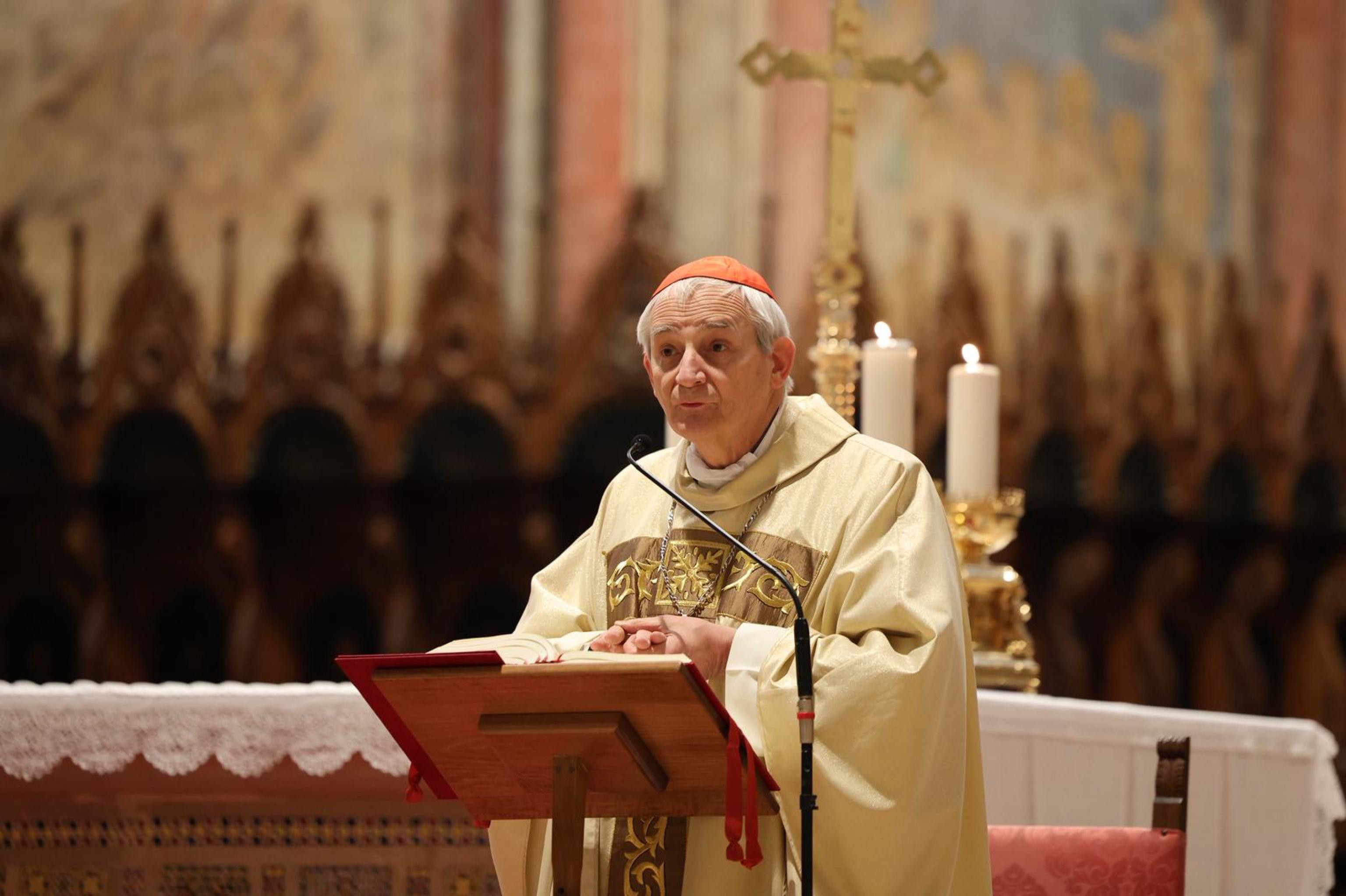 L'evangelista Giovanni boccia il cardinale Matteo Zuppi