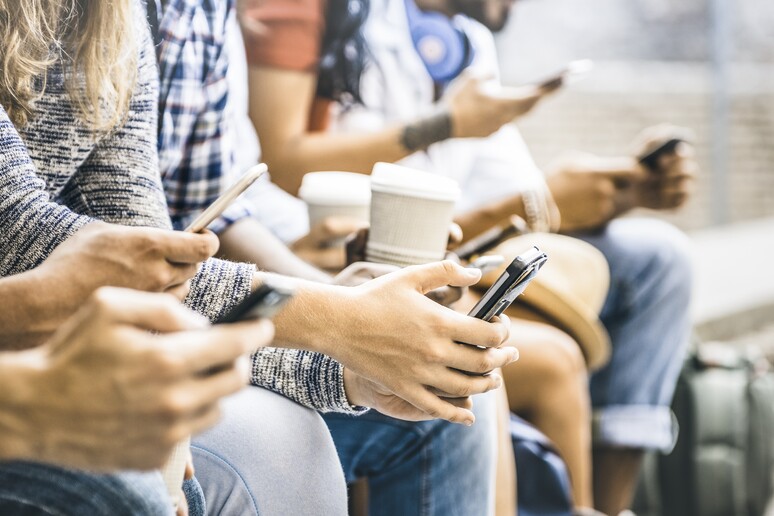 Dipendenza da cellulare
