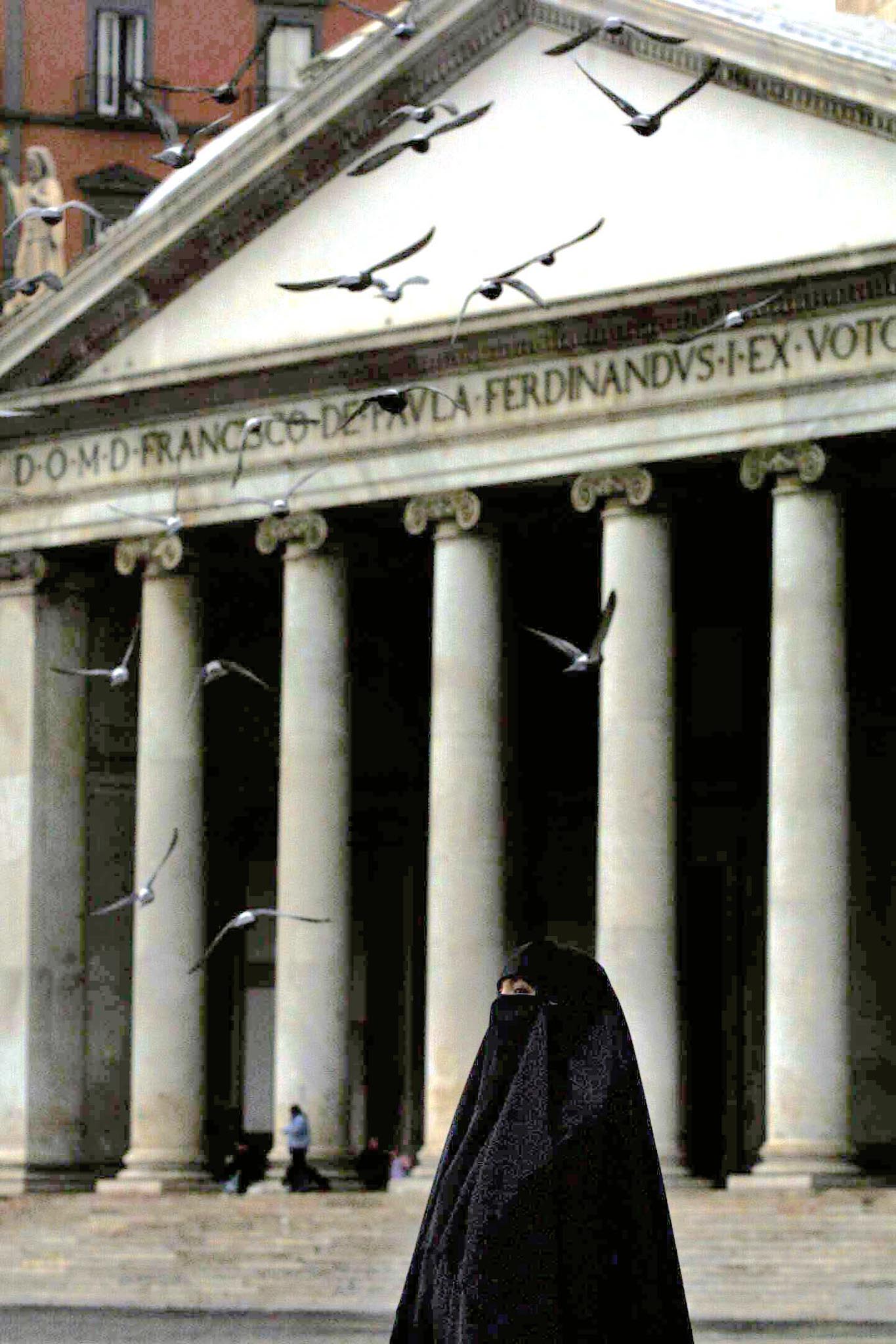 Sicurezza in pubblico, Sbai: stop all’occultamento dei volti