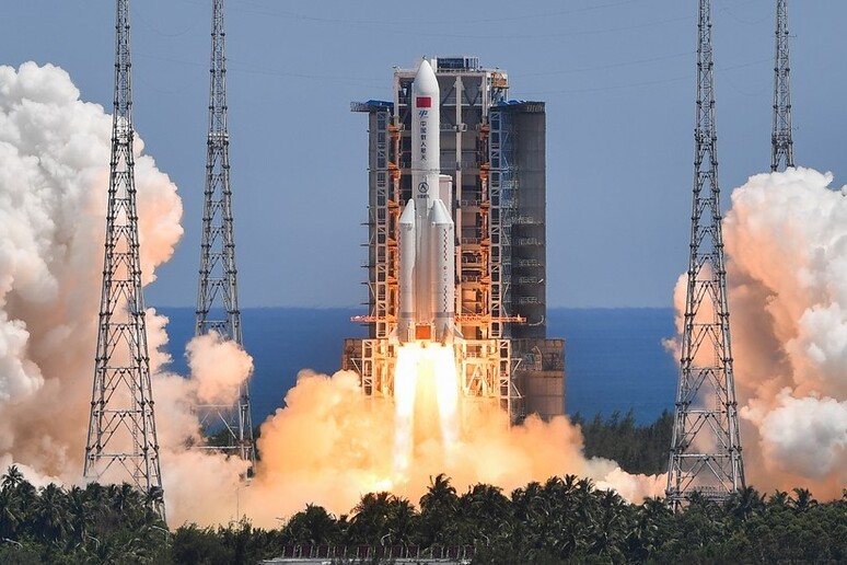 Spazio: la Cina punta a colmare il divario con gli Usa