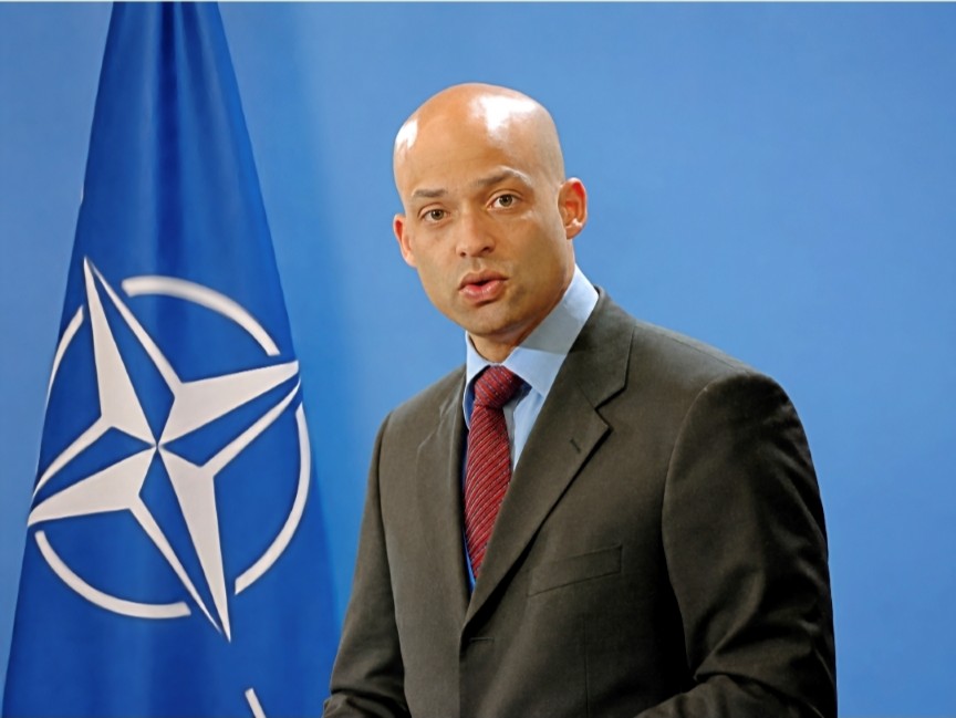 La Nato chiama l’industria contro la guerra nell’ombra di Mosca