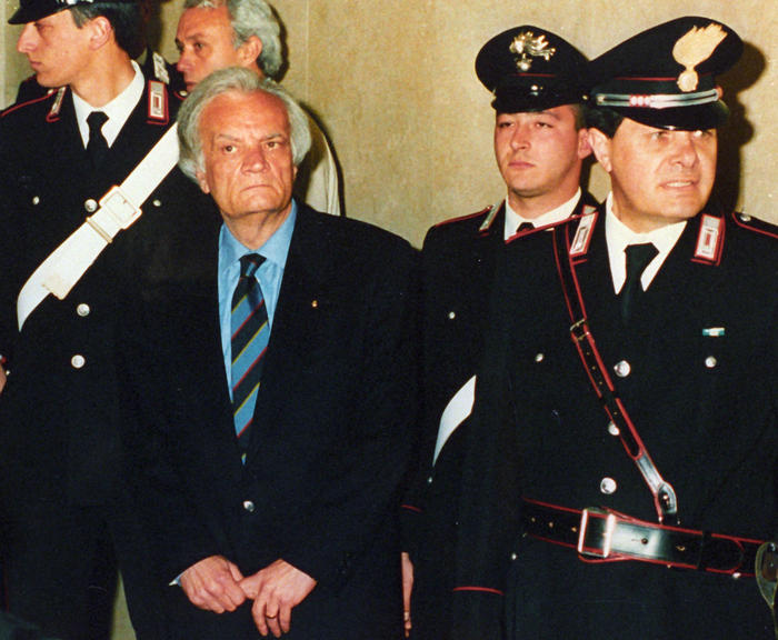 La tragedia dei servitori dello Stato dinanzi al paradosso della giustizia