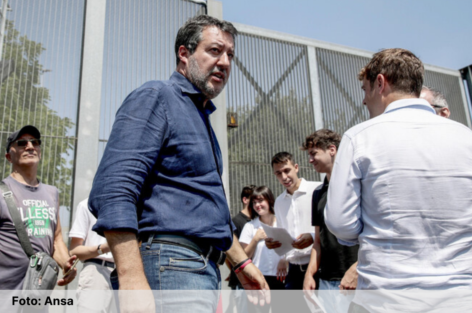 Persino Vannacci dà lezioni a Salvini