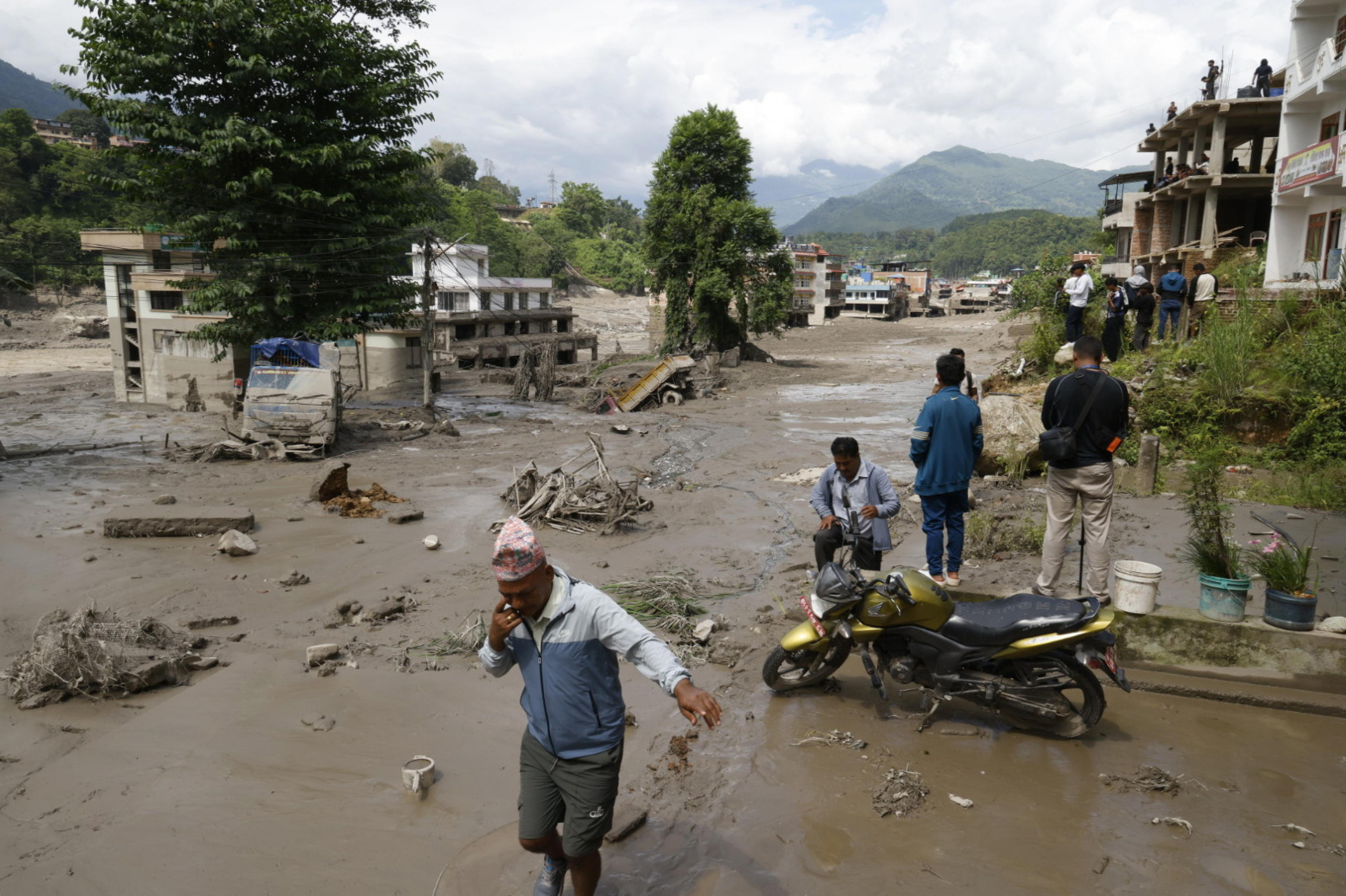 Alluvione lampo in Nepal: almeno 360 morti
