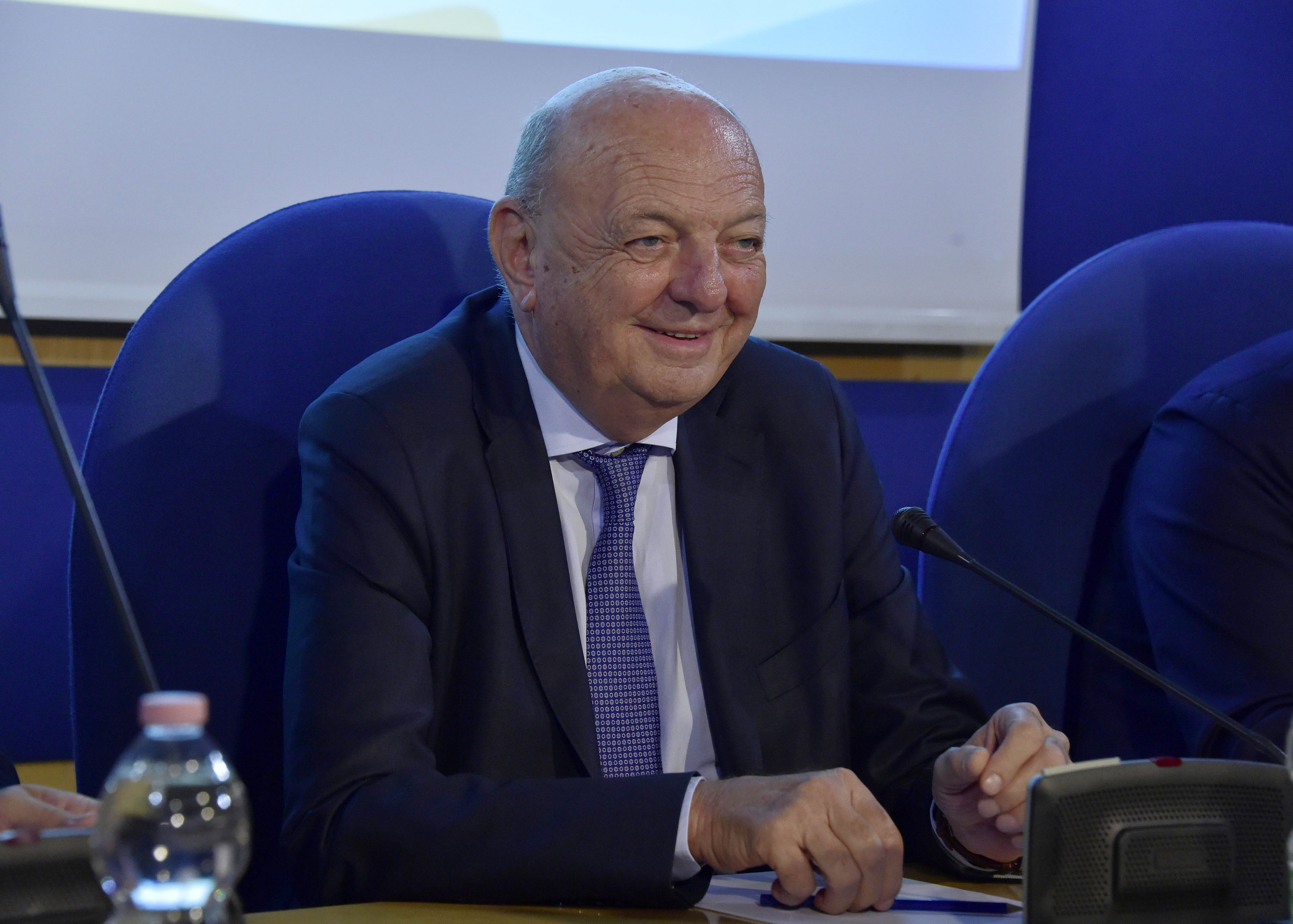 Italia: dopo 40 anni torna in nucleare