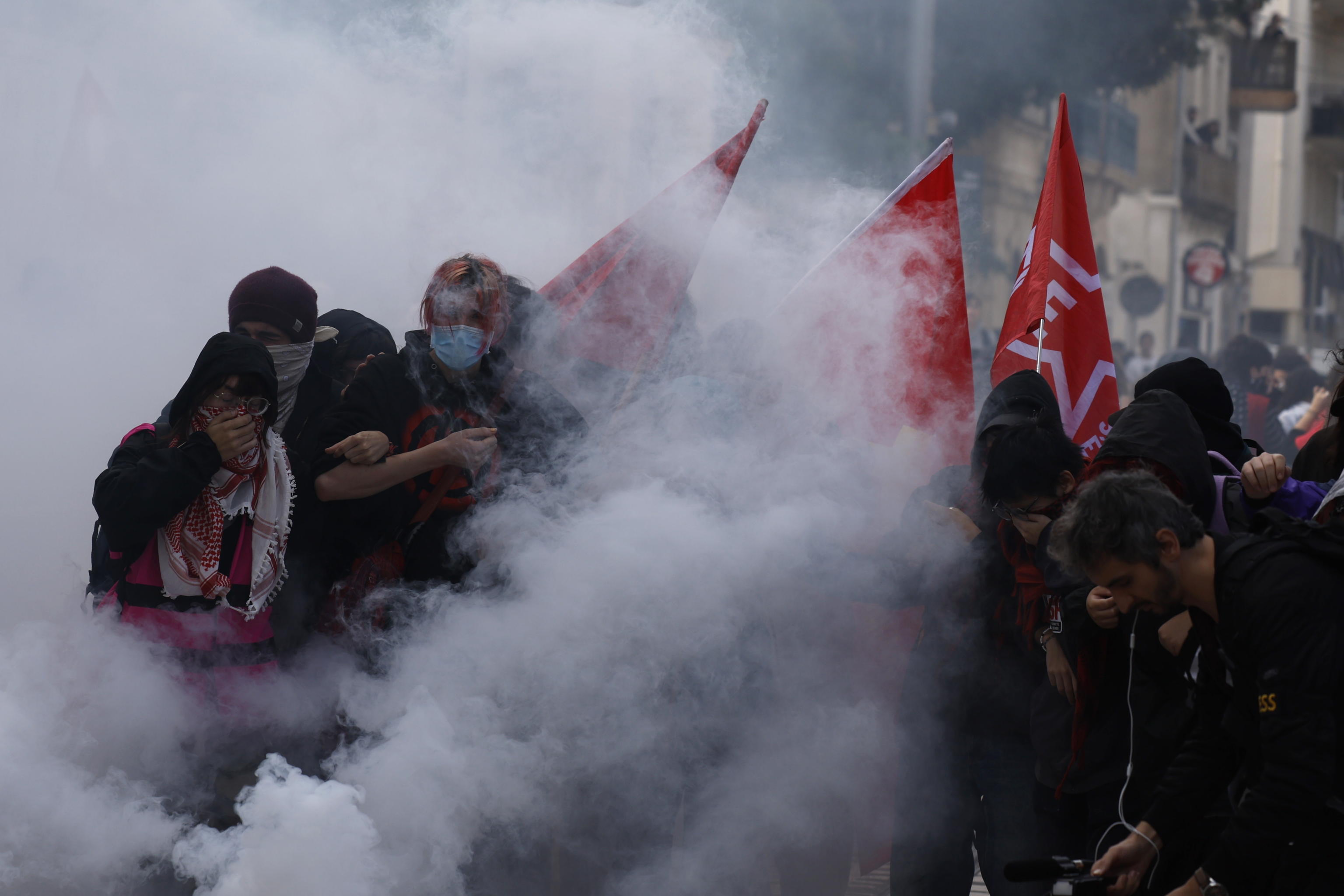 Proteste in Francia, feriti 65 dipendenti scolastici