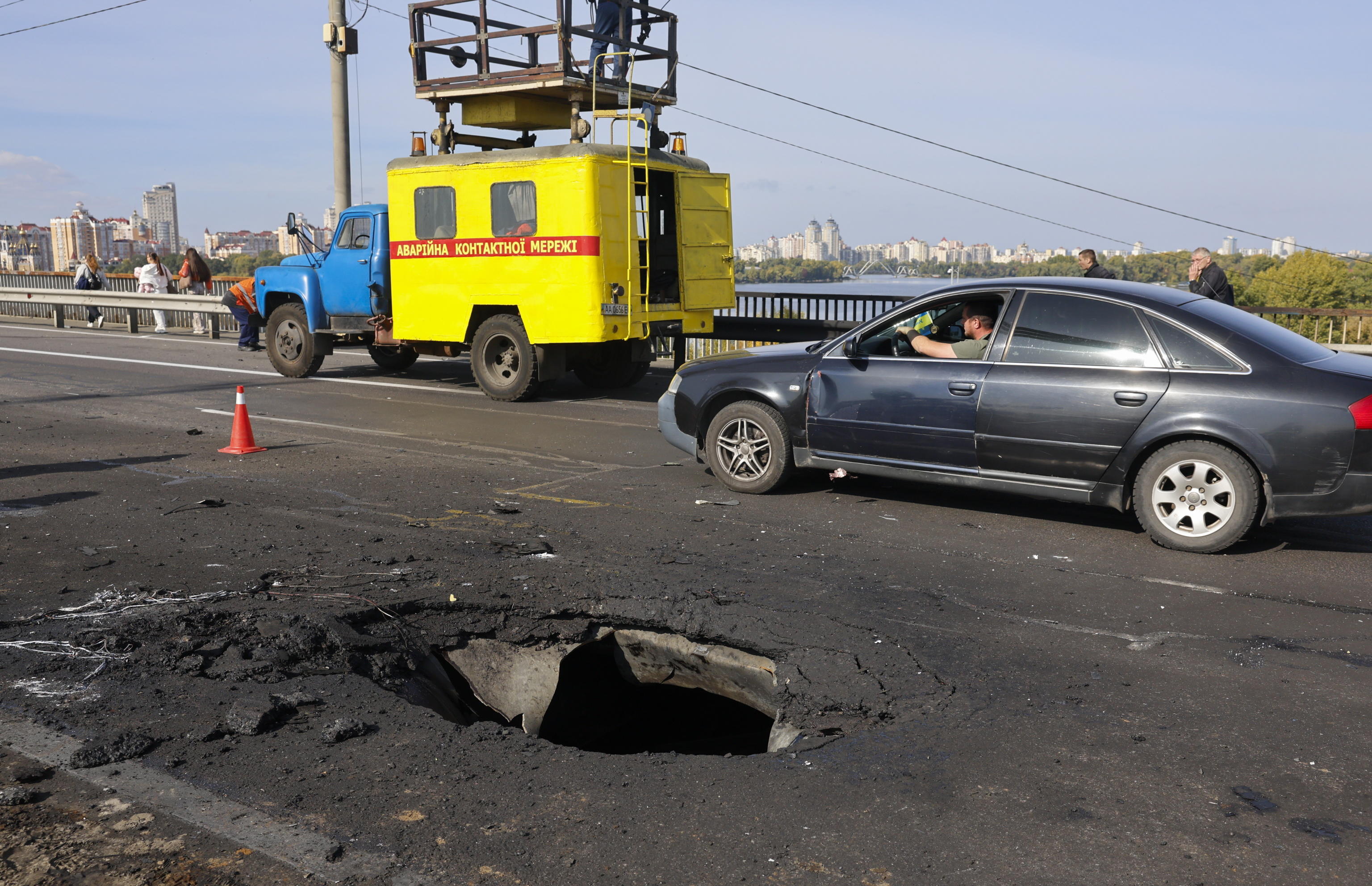 “Restiamo a Kyiv”: la risposta europea alle minacce di Mosca