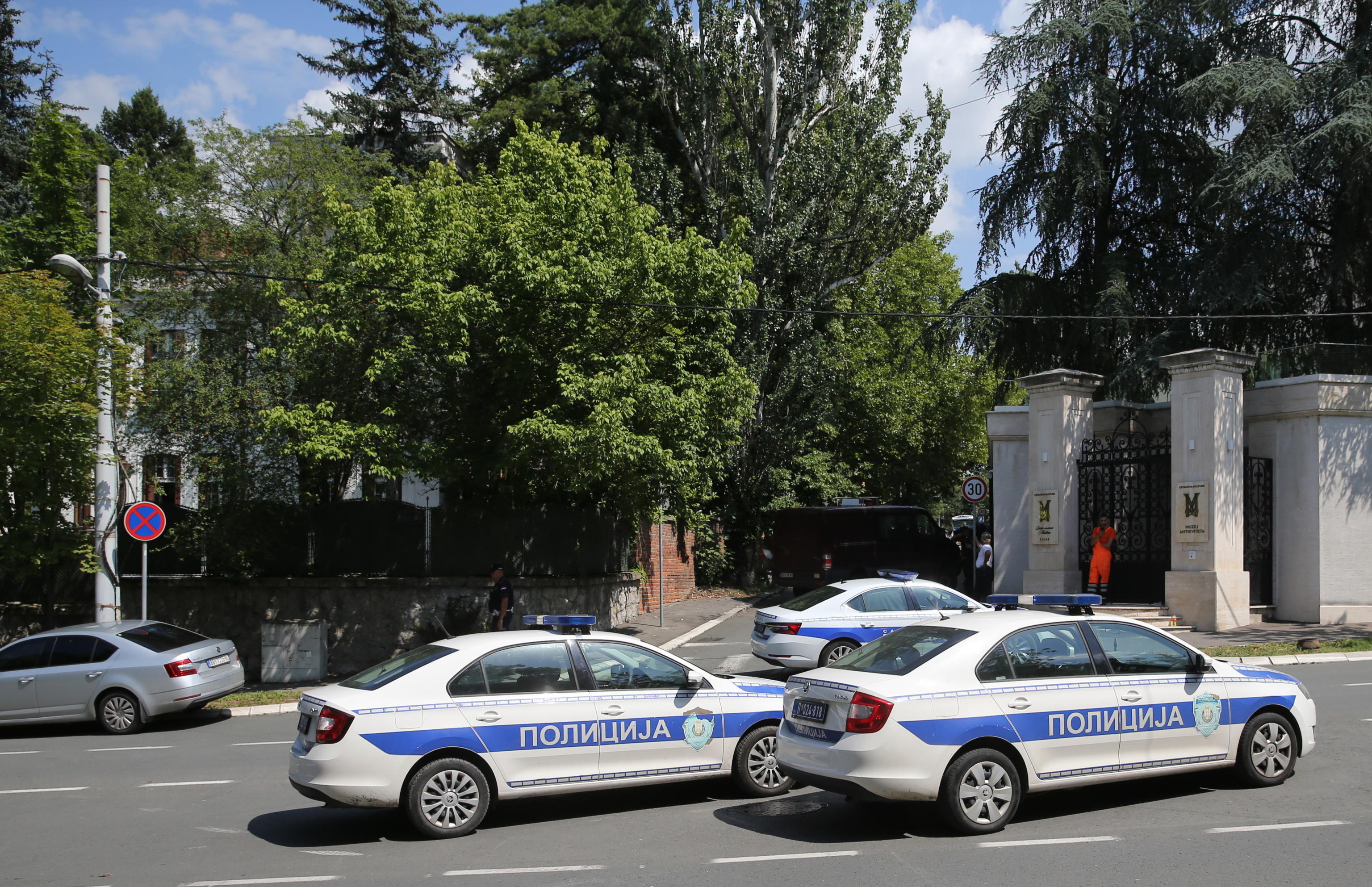 Belgrado: uomo attacca una guardia davanti all’ambasciata di Israele